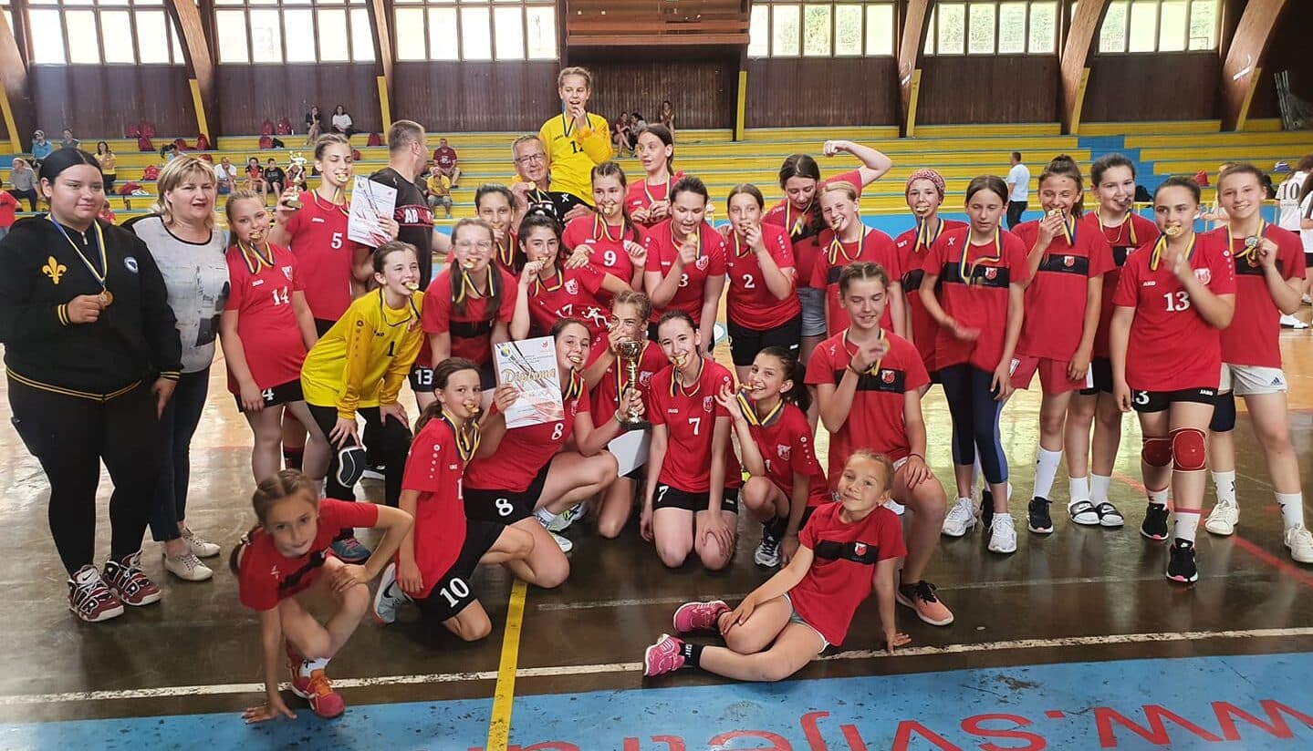 Mlade rukometašice Krivaje prvakinje države