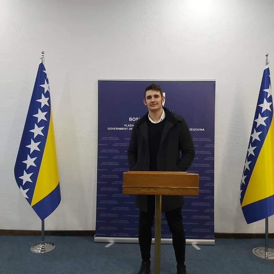 Zavidovićanin Tarik Mujkić nagrađen kao jedan od najboljih učenika u FBiH