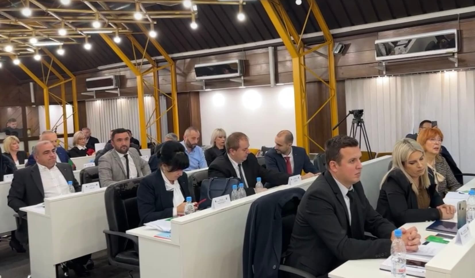 Skupština ZDK: 18 zastupnika privelo kraju konstituirajuću sjednicu uprkos napuštanju opozicije